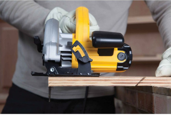 Циркулярная пила (дисковая) DeWalt DWE560-QS 1350Вт (ручная) D диска.:184мм