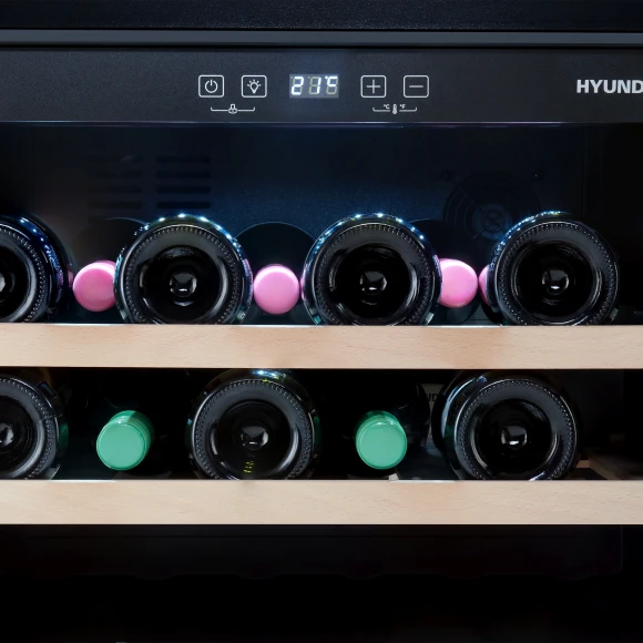 Винный шкаф Hyundai HBWC 0461 SCT 1-нокамерн. черный