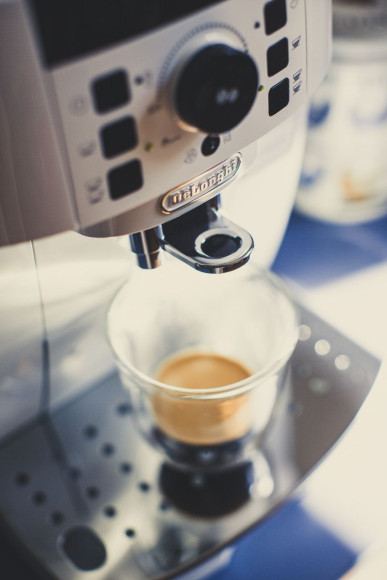 Кофемашина Delonghi Magnifica S ECAM21.117.SB 1450Вт серебристый/черный Кофемашина Delonghi Magnifica S ECAM21.117.SB 1450Вт серебристый/черный