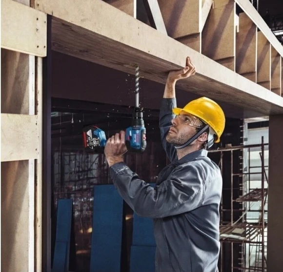 Дрель-шуруповерт Bosch GSR 18V-50 + L аккум. патрон:быстрозажимной (кейс в комплекте) (06019H5000) Дрель-шуруповерт Bosch GSR 18V-50 + L аккум. патрон:быстрозажимной (кейс в комплекте) (06019H5000)