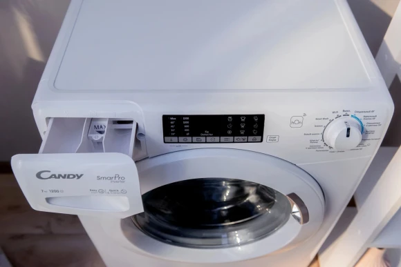 Стиральная машина Candy Smart Pro CSO4 276TWM-07 класс: A загр.фронтальная макс.:7кг белый инвертор