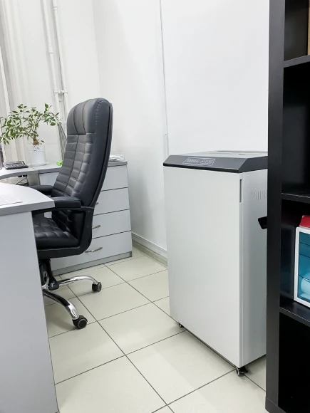 Шредер Heleos УО65-5 белый (секр.P-5) фрагменты 20лист. 65лтр. скрепки скобы пл.карты CD