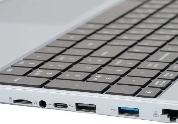 Ноутбук Digma Pro Breve Ryzen 5 Pro 5675U 8Gb SSD512Gb AMD Radeon Graphics 15.6" IPS FHD (1920x1080) Windows 11 Pro silver WiFi BT Cam 4500mAh (DN15R5-8DXW06)