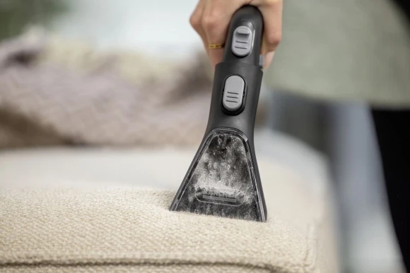 Пылесос моющий Karcher SE 4 Plus 1000Вт белый/черный Пылесос моющий Karcher SE 4 Plus 1000Вт белый/черный