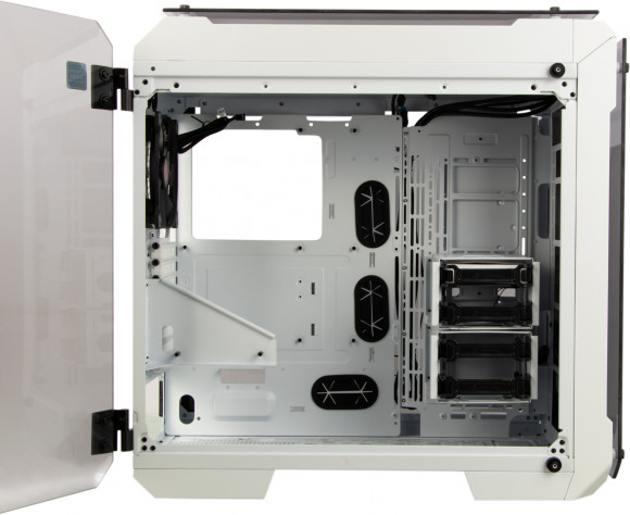 Корпус Thermaltake View 71 TG белый без БП ATX 9x120mm 4x140mm 2xUSB2.0 2xUSB3.0 audio bott PSU