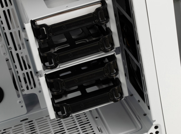 Корпус Thermaltake View 71 TG белый без БП ATX 9x120mm 4x140mm 2xUSB2.0 2xUSB3.0 audio bott PSU