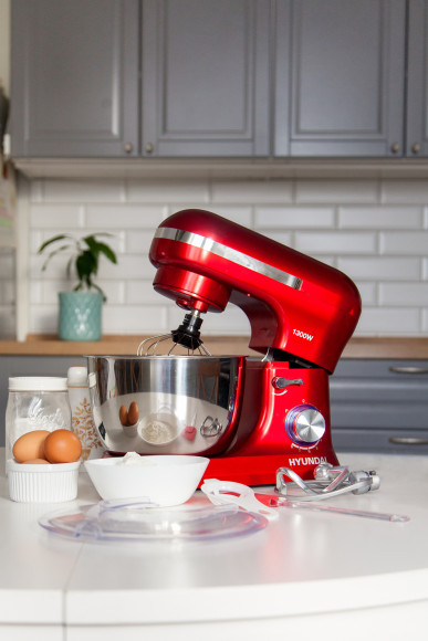 Миксер планетарный Hyundai HYM-S6451 1300Вт красный Миксер планетарный Hyundai HYM-S6451 1300Вт красный