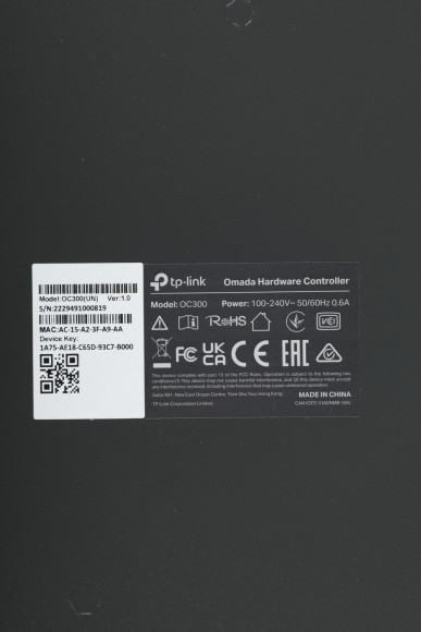 Контроллер TP-Link Omada OC300 10/100/1000BASE-TX черный Контроллер TP-Link Omada OC300 10/100/1000BASE-TX черный