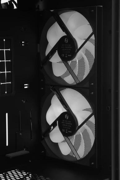 Корпус Lian-Li Lancool 207 черный без БП ATX 4x120mm 2x140mm 2xUSB3.0 audio bott PSU Корпус Lian-Li Lancool 207 черный без БП ATX 4x120mm 2x140mm 2xUSB3.0 audio bott PSU