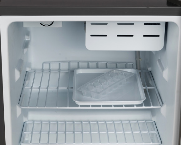 Холодильник Бирюса Б-M70 1-нокамерн. серый металлик мат. Холодильник Бирюса Б-M70 1-нокамерн. серый металлик мат.