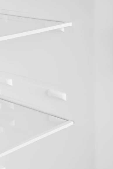 Холодильник Hyundai CM45083F 3-хкамерн. черный