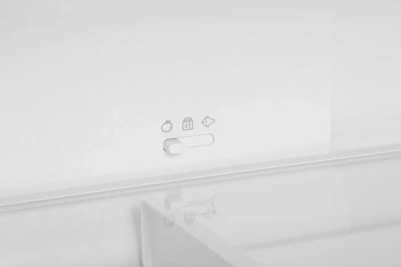 Холодильник Hyundai CM45083F 3-хкамерн. черный