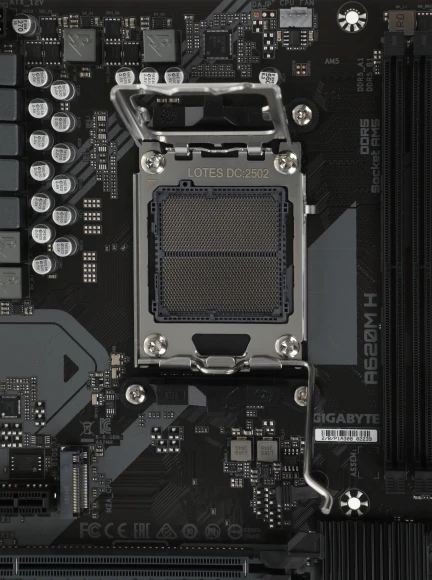 Материнская плата Gigabyte A620M H Socket AM5 AMD A620 2xDDR5 mATX AC`97 8ch(7.1) GbLAN RAID+HDMI+DP