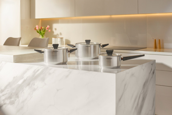 Кастрюля Rondell Blitz RDS-1889 3.2л. d=20см (с крышкой) стальной Кастрюля Rondell Blitz RDS-1889 3.2л. d=20см (с крышкой) стальной