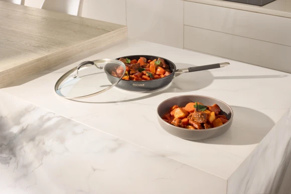 Сковорода Rondell Stern RDS-1264 круглая 26см покрытие: Excalibur ручка несъемная (с крышкой) серый