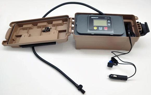 Автомобильный компрессор Berkut SPEC-19 49л/мин шланг 0.85м Автомобильный компрессор Berkut SPEC-19 49л/мин шланг 0.85м