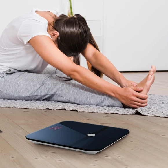 Весы напольные электронные Kitfort КТ-807 макс.180кг черный