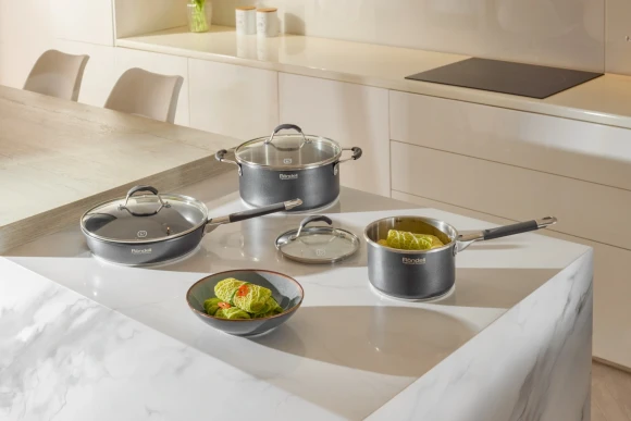 Ковш Rondell Stern RDS-008 1.9л. d=16см (с крышкой) темно-серый