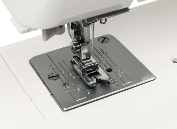 Швейная машина Janome Sakura 95 белый/цветы