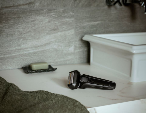 Бритва сетчатая Panasonic ES-LV6U реж.эл.:5 питан.:аккум. черный