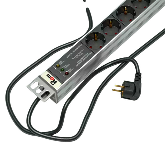 Блок распределения питания Rem R-16-7S-FI-440-3 гор.размещ. 7xSchuko базовые 16A Schuko 3м Блок распределения питания Rem R-16-7S-FI-440-3 гор.размещ. 7xSchuko базовые 16A Schuko 3м