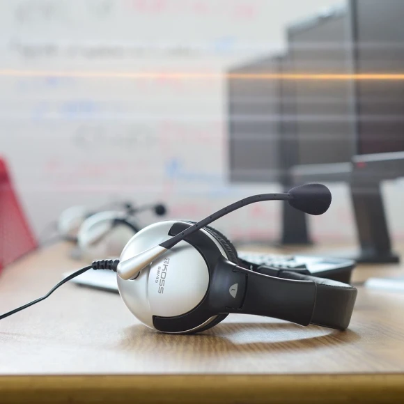 Наушники с микрофоном Koss SB45-USB черный/серебристый 2.4м мониторные оголовье (15116464) Наушники с микрофоном Koss SB45-USB черный/серебристый 2.4м мониторные оголовье (15116464)