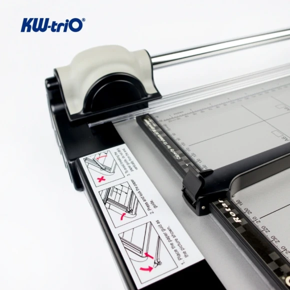Резак дисковый Kw-Trio 3020 A2/12лист./670мм/автоприжим/защитный экран Резак дисковый Kw-Trio 3020 A2/12лист./670мм/автоприжим/защитный экран
