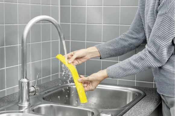 Мойщик окон Karcher WV 4-4 Plus шир.скреб.:280мм пит.:от аккум. белый