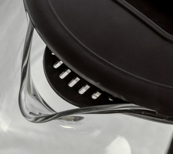 Чайник электрический Starwind SKG1052 1.8л. 1500Вт темно-коричневый/бронзовый корпус: стекло Чайник электрический Starwind SKG1052 1.8л. 1500Вт темно-коричневый/бронзовый корпус: стекло