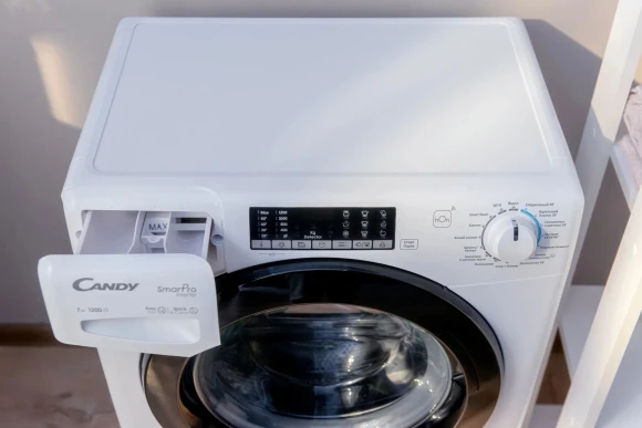 Стиральная машина Candy Smart Pro CSO4 276TWMB-07 класс: A загр.фронтальная макс.:7кг белый инвертор