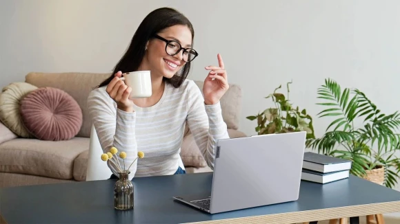 Ноутбук Lenovo IdeaPad Slim 5 16IMH9 Core Ultra 5 125H 16Gb SSD512Gb Intel Arc 16" OLED 2K (2048x1280) без ОС l.grey WiFi BT Cam (83DC004FRK)