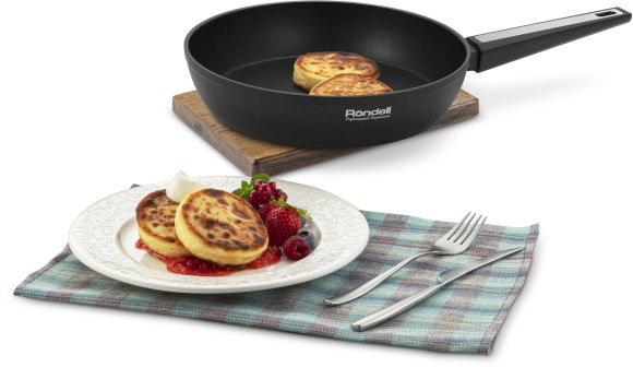 Сковорода Rondell Blitz RDA-1912 круглая 24см покрытие: Xylan Plus ручка несъемная (без крышки) черный Сковорода Rondell Blitz RDA-1912 круглая 24см покрытие: Xylan Plus ручка несъемная (без крышки) черный