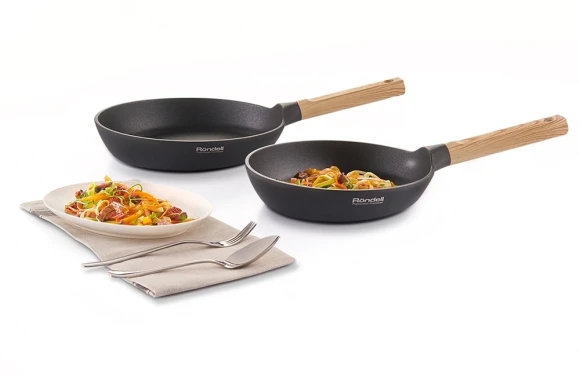 Сковорода Rondell Magnate RDA-1240 круглая 20см покрытие: Xylan Plus ручка несъемная (без крышки) черный Сковорода Rondell Magnate RDA-1240 круглая 20см покрытие: Xylan Plus ручка несъемная (без крышки) черный