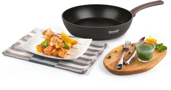 Сковорода Rondell Fest RDA-1338 круглая 24см покрытие: Xylan Plus ручка несъемная (без крышки) черный Сковорода Rondell Fest RDA-1338 круглая 24см покрытие: Xylan Plus ручка несъемная (без крышки) черный