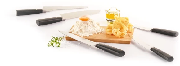 Нож кухонный Rondell Spata RD-1135 стальной для хлеба лезв.200мм серрейт. заточка черный блистер Нож кухонный Rondell Spata RD-1135 стальной для хлеба лезв.200мм серрейт. заточка черный блистер