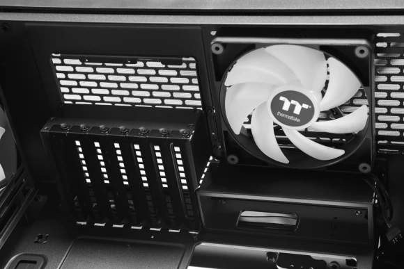 Корпус Thermaltake CTE C750 TG ARGB черный без БП ATX 14x120mm 14x140mm 4x200mm 4xUSB3.0 audio bott PSU Корпус Thermaltake CTE C750 TG ARGB черный без БП ATX 14x120mm 14x140mm 4x200mm 4xUSB3.0 audio bott PSU