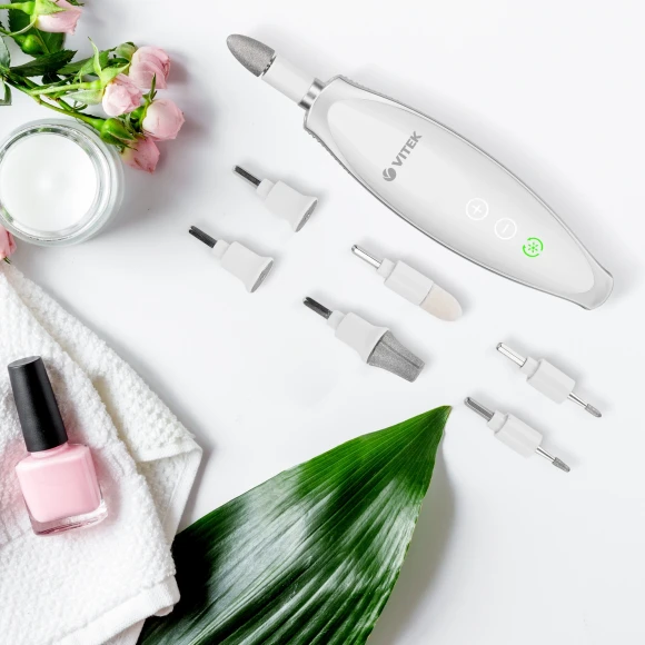 Маникюрный набор Vitek VT-2205 белый Маникюрный набор Vitek VT-2205 белый