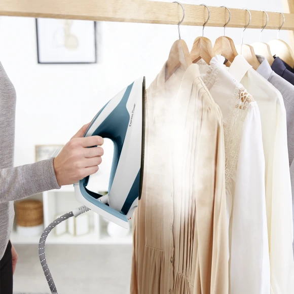 Парогенератор Tefal Express Power SV8111E0 2800Вт синий/белый Парогенератор Tefal Express Power SV8111E0 2800Вт синий/белый