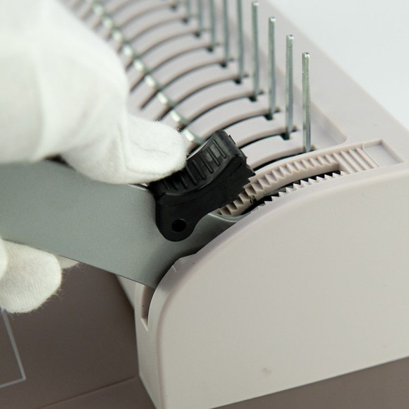 Переплетчик Heleos БП13пс (БП13ПСК) A4/перф.13л.сшив/макс.450л./пластик.пруж. (6-51мм) Переплетчик Heleos БП13пс (БП13ПСК) A4/перф.13л.сшив/макс.450л./пластик.пруж. (6-51мм)