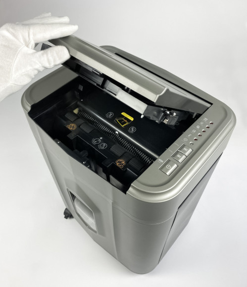 Шредер Heleos АП23-5 серый/серебристый с автоподачей (секр.P-5) фрагменты 145лист. 23лтр. скрепки скобы пл.карты Шредер Heleos АП23-5 серый/серебристый с автоподачей (секр.P-5) фрагменты 145лист. 23лтр. скрепки скобы пл.карты