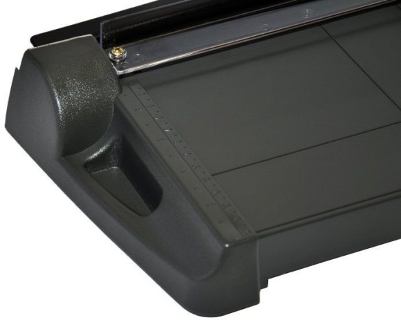 Резак сабельный Kw-Trio 13300 A4/7лист./306мм/ручн.прижим Резак сабельный Kw-Trio 13300 A4/7лист./306мм/ручн.прижим