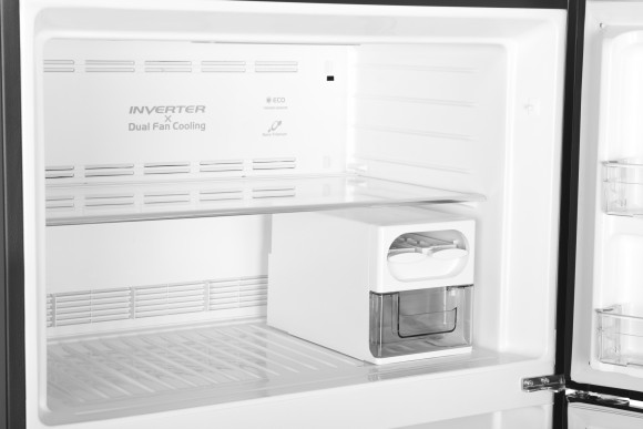 Холодильник Hitachi R-VG660PUC7-1 GBK 2-хкамерн. черный стекло инвертер Холодильник Hitachi R-VG660PUC7-1 GBK 2-хкамерн. черный стекло инвертер