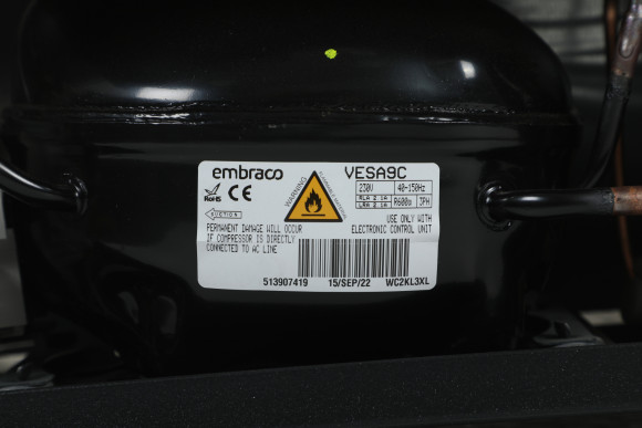 Холодильник Hitachi R-VG660PUC7-1 GBK 2-хкамерн. черный стекло инвертер Холодильник Hitachi R-VG660PUC7-1 GBK 2-хкамерн. черный стекло инвертер