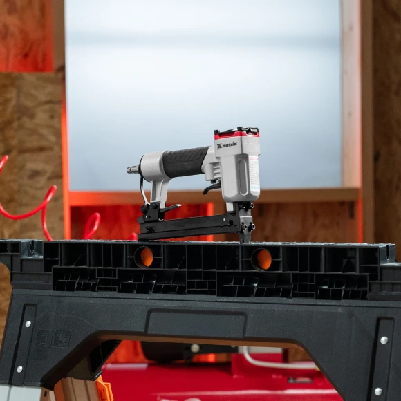 Пистолет степлер Matrix 57420 85л/мин черный/серебристый