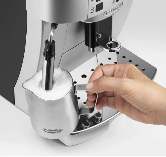 Кофемашина Delonghi Magnifica ECAM22.110.SB 1450Вт серебристый Кофемашина Delonghi Magnifica ECAM22.110.SB 1450Вт серебристый