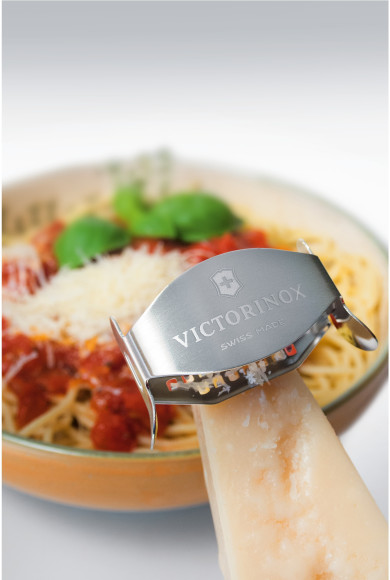 Терка для сыра Victorinox 7.6076 серебристый Терка для сыра Victorinox 7.6076 серебристый