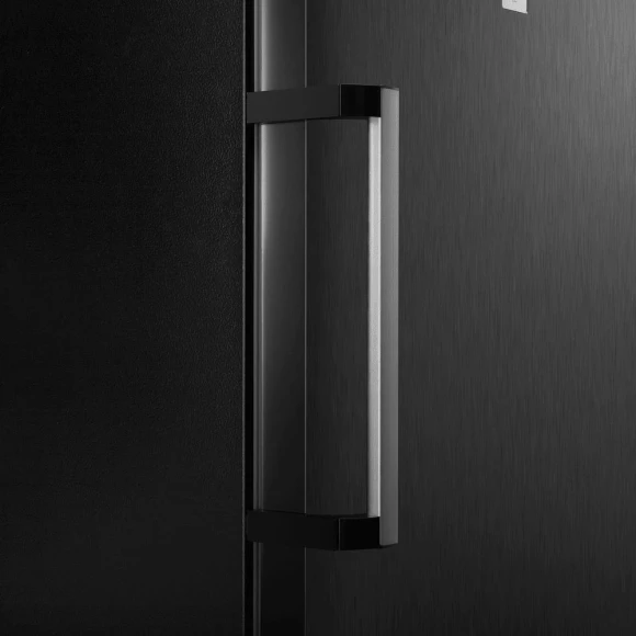 Морозильная камера Maunfeld MFFR185SB черная сталь Морозильная камера Maunfeld MFFR185SB черная сталь