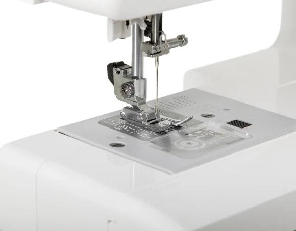 Швейная машина Janome Excellent Stitch 18A белый