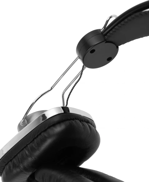 Наушники с микрофоном Sven AP-600 черный 2.2м накладные оголовье (SV-0410600) Наушники с микрофоном Sven AP-600 черный 2.2м накладные оголовье (SV-0410600)