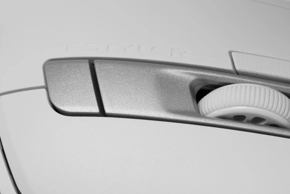 Мышь A4Tech Fstyler FM45S Air белый/серебристый оптическая 2400dpi silent USB 7but (FM45S AIR USB (SILVER WHITE)) Мышь A4Tech Fstyler FM45S Air белый/серебристый оптическая 2400dpi silent USB 7but (FM45S AIR USB (SILVER WHITE))